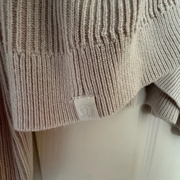 Lululemon Athletica Cream Crew Neck Sweater - Picture 3 of 4
